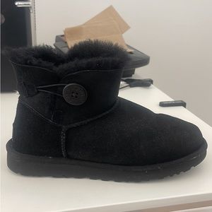 Womens Uggs size 8